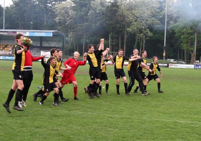 VordenJO15-Oeken-Brummen 9-0 Kampioen!!!!!